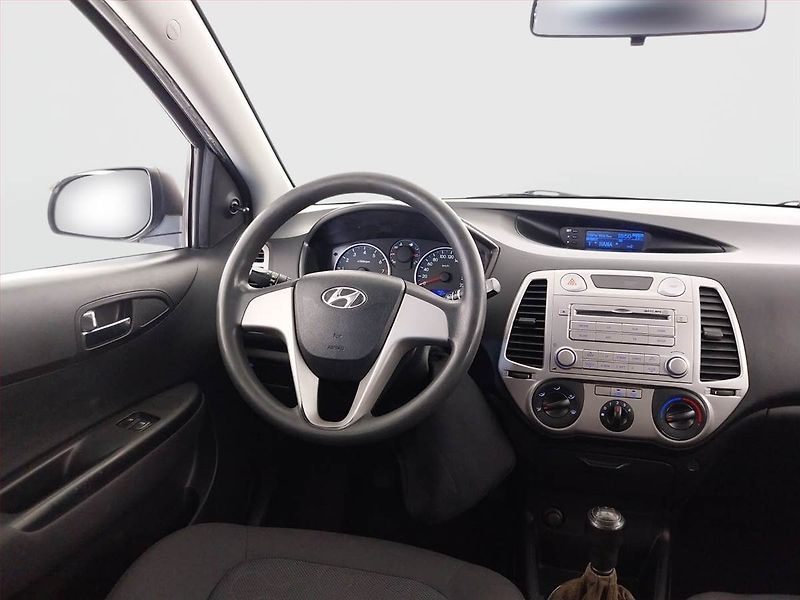 Hyundai i20 (2012) 1.2, Serv.kniha, po STK, Tažné - fotka 7 z 16