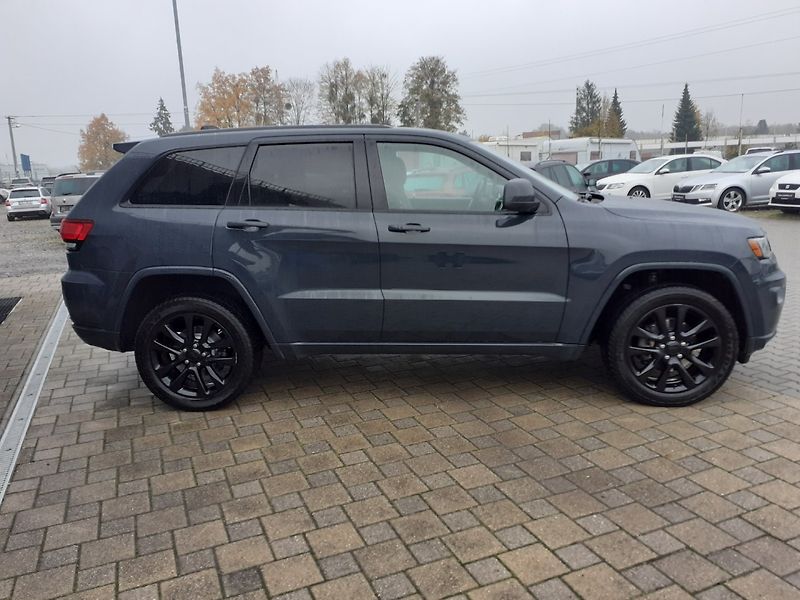 Jeep Grand Cherokee (2018) 3.6 L V6 4x4 - fotka 3 z 40