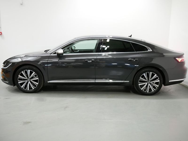 Volkswagen Arteon - fotka 3 z 23