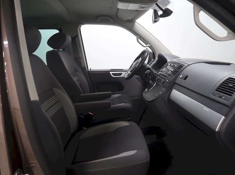 Volkswagen Multivan (2013) LIFE 2.0TDI 132KW 7MÍST - fotka 14 z 30
