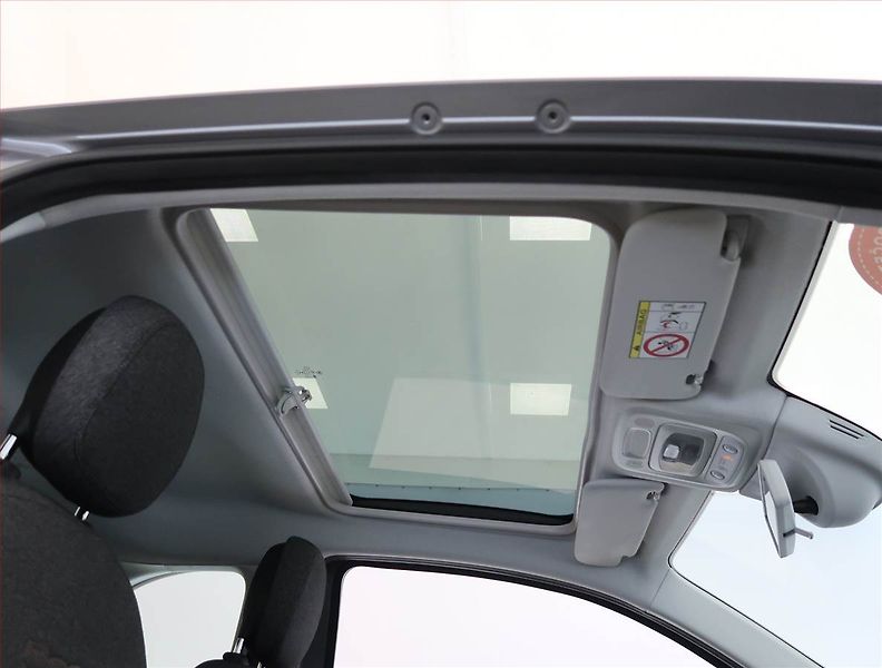 Fiat 500e (2022) 42 kWh, SoH 100%, Automat - fotka 23 z 25
