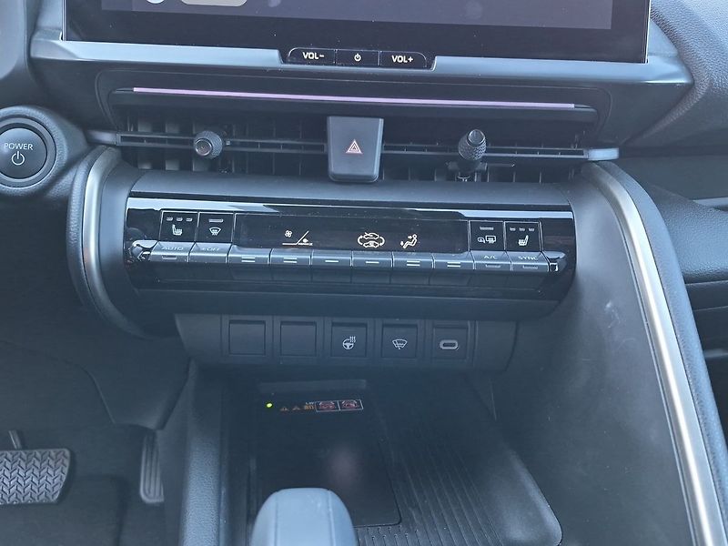 Toyota C-HR 2,0 HEV Executive - fotka 17 z 30