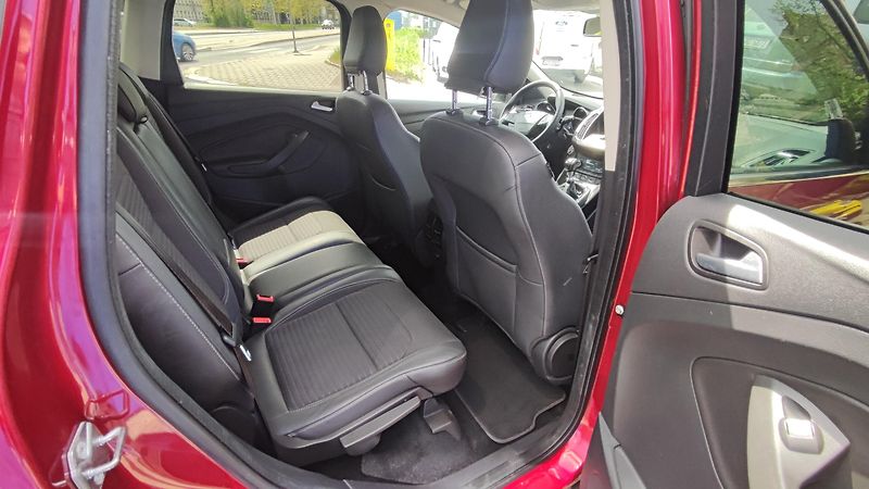 Ford Kuga (2017) 1,5 EcoBoost 110kw CZ - fotka 21 z 29