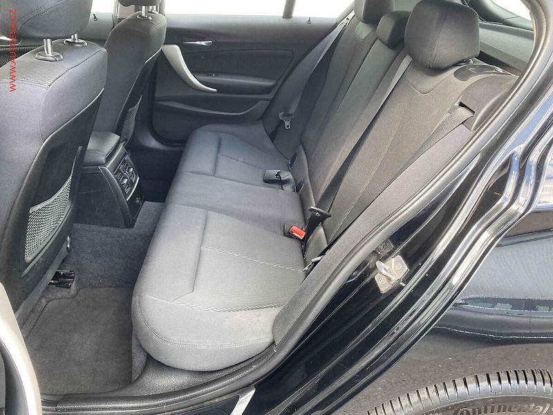 BMW Řada 1 (2013) 1.6i 116i, AC, bixen, park - fotka 10 z 18