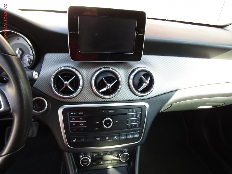 Mercedes-Benz GLA (2016) 2.2CDi 200d 4Mat, ČR, AT - fotka 14 z 19