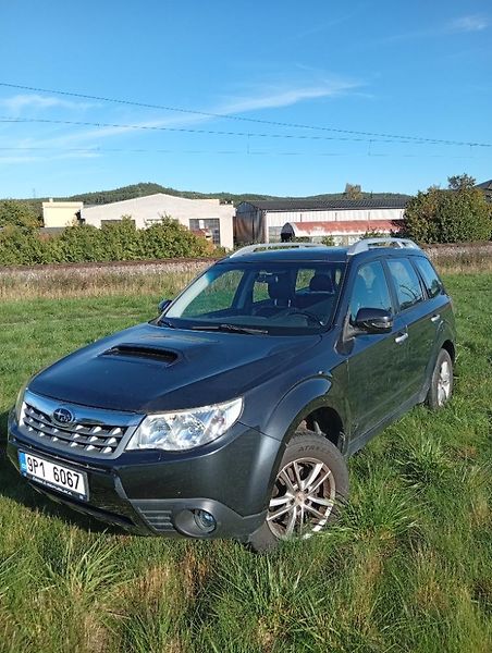 Subaru Forester 2.0D 4x4 - fotka 10 z 24