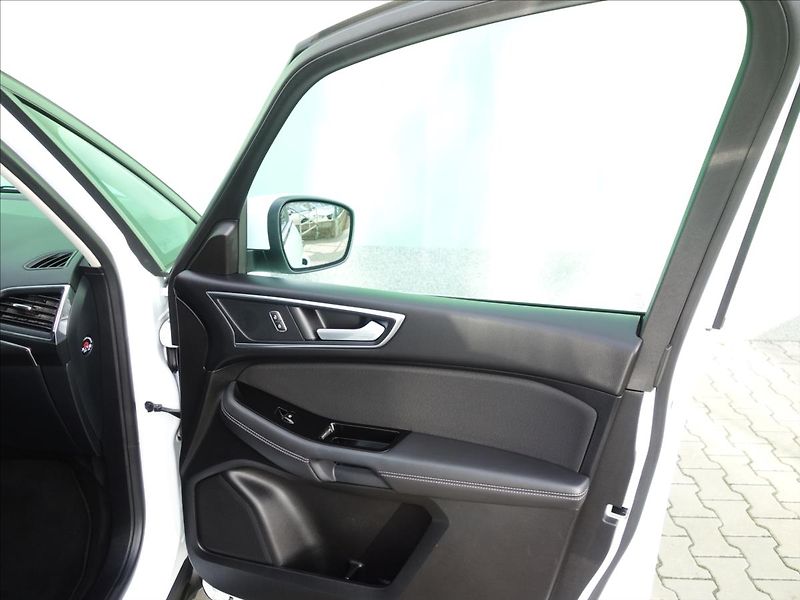Ford Galaxy 2,0 140kW LED NAVI  TITANIUM - fotka 32 z 38