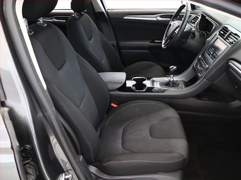 Ford Mondeo (2015) Titanium 2.0 TDCI, ČR,1.maj - fotka 7 z 19