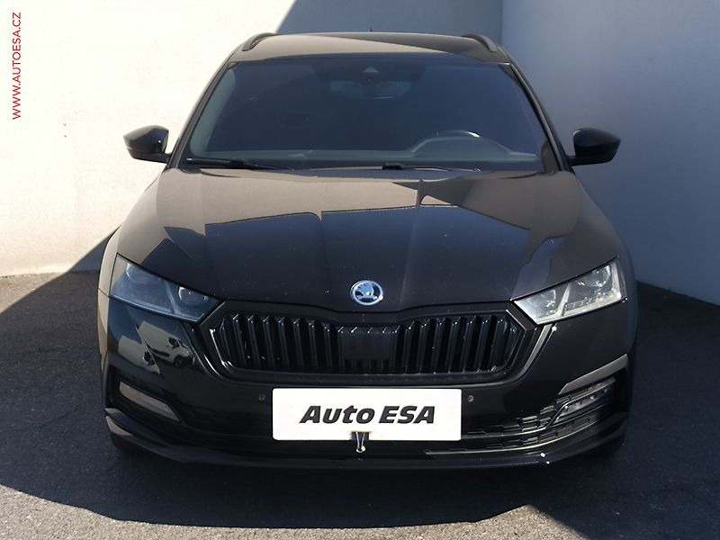 Škoda Octavia (2022) 2.0 TSi 4X4, ČR, SportLine - fotka 2 z 30