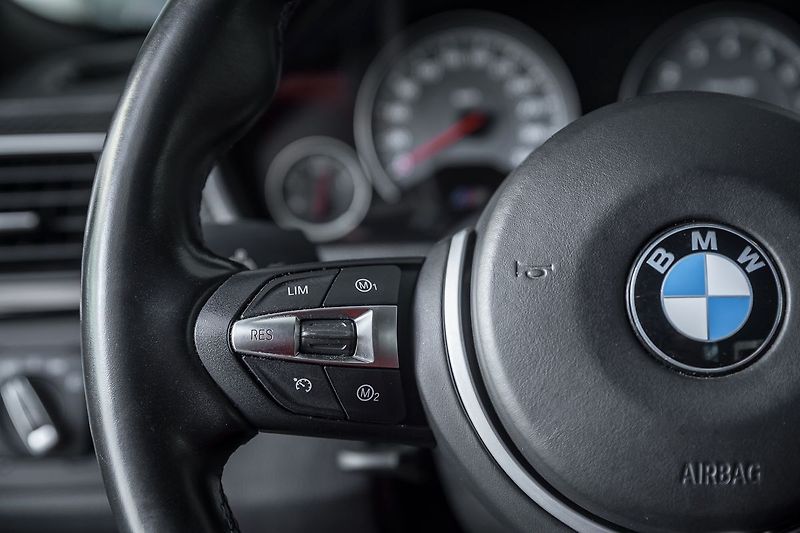 BMW M4 Coupe/Merino/Ceramic/Carbon - fotka 14 z 20