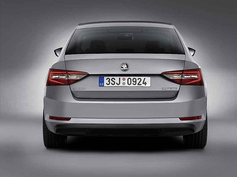 Škoda Superb.