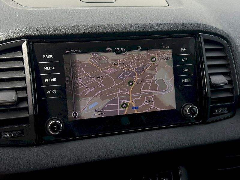 Škoda Karoq (2024) 1.5 TSI 110 kW DSG SportLine - fotka 17 z 23
