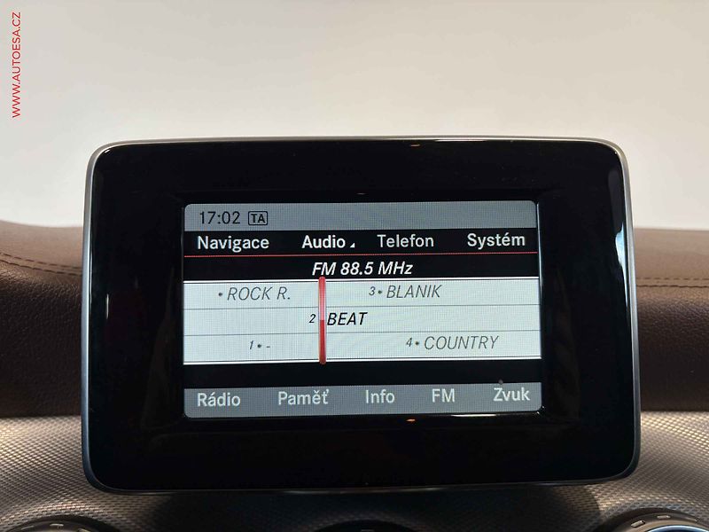 Mercedes-Benz GLA (2014) 2.2DCi 4Mat, ČR, AT - fotka 13 z 17