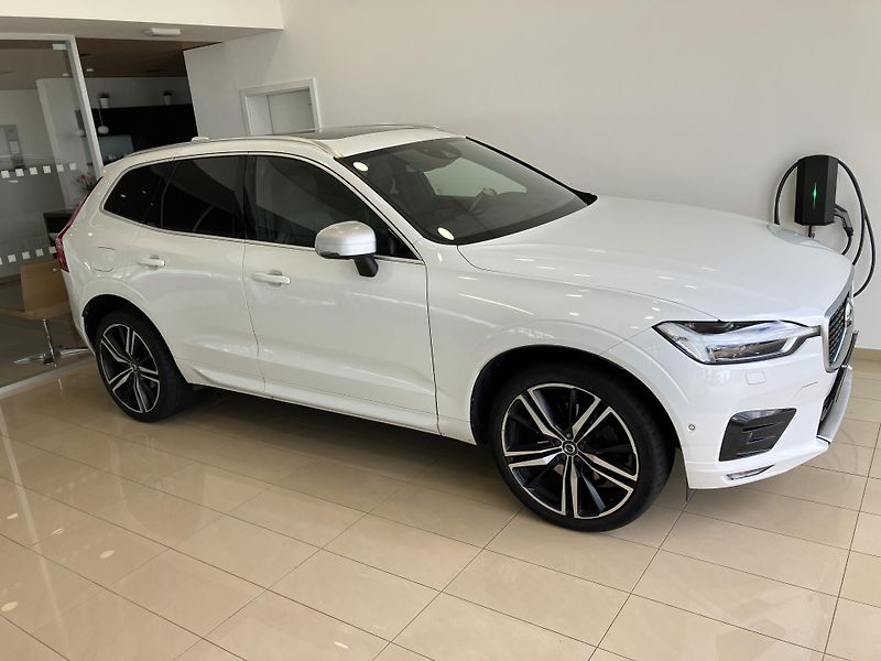 Volvo XC60 T6 AWD R-Design POLESTAR AT8 - fotka 2 z 57