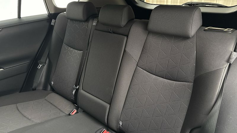 Toyota RAV4 2.5 Hybrid AUT 4x4 Comfort - fotka 16 z 28
