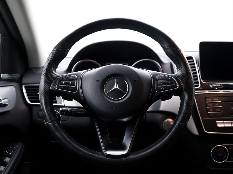 Mercedes-Benz GLE 3.0 400 245kW Coupe Aut. - fotka 19 z 42