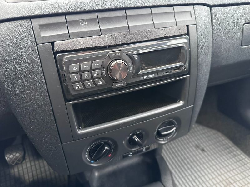 Škoda Fabia (2005) 1,2 HTP 40 KW STK - fotka 26 z 47