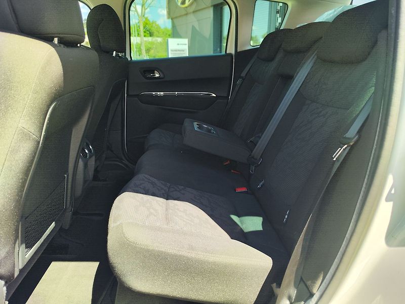 Peugeot 3008 1.6 THP/115kW Premium - fotka 11 z 23