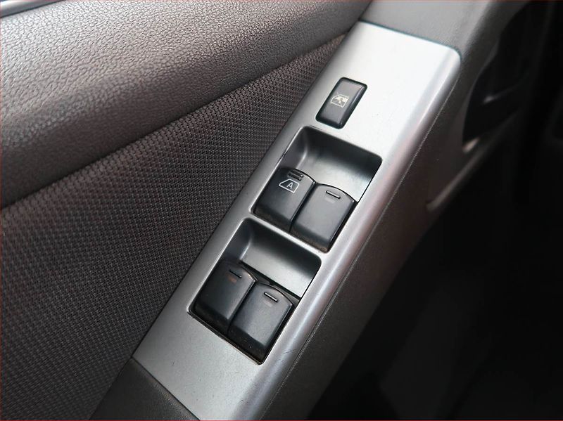 Nissan Pathfinder (2007) 2.5 dCi , 4X4 - fotka 16 z 17