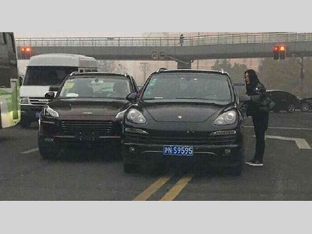 Nehoda Porsche Cayenne a Zotye SR9.