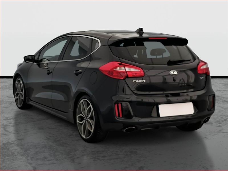 Kia Ceed (2017) 1.6 T-GDI GT, Serv.kniha, Kůže - fotka 4 z 21
