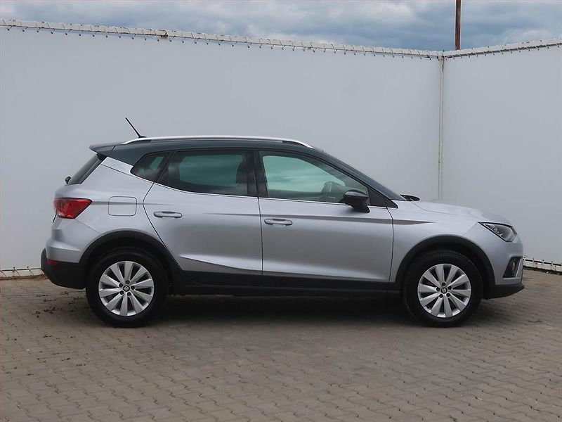 Seat Arona (2019) 1.6 TDI, Automat, Navi - fotka 6 z 20