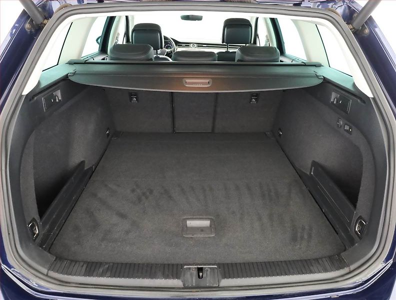 Volkswagen Passat (2017) 2.0 TDI, Automat, Kůže, Navi - fotka 20 z 21