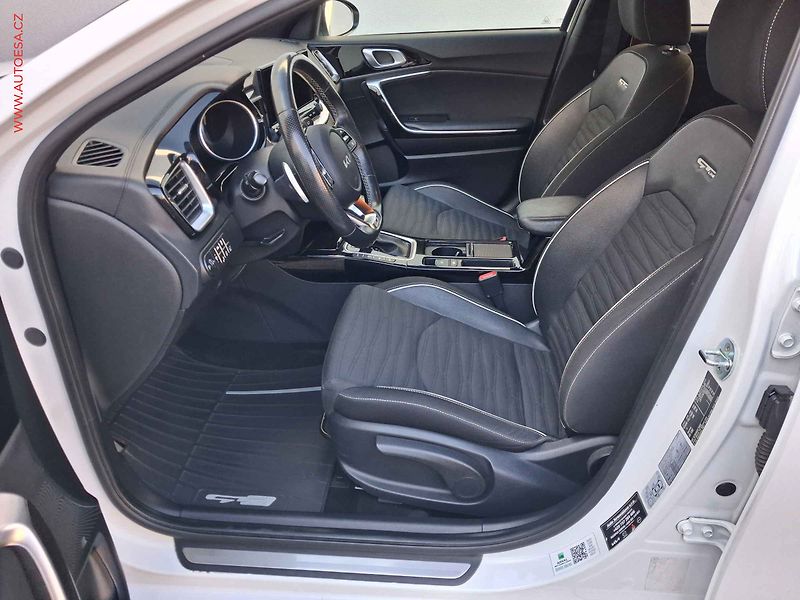 Kia Ceed (2023) 1.5 T-GDi, 2.maj,ČR, GT-line - fotka 9 z 19