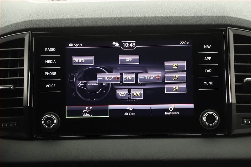 Škoda Karoq (2025) 1.5 TSI, Sportline, Navigace - fotka 14 z 20
