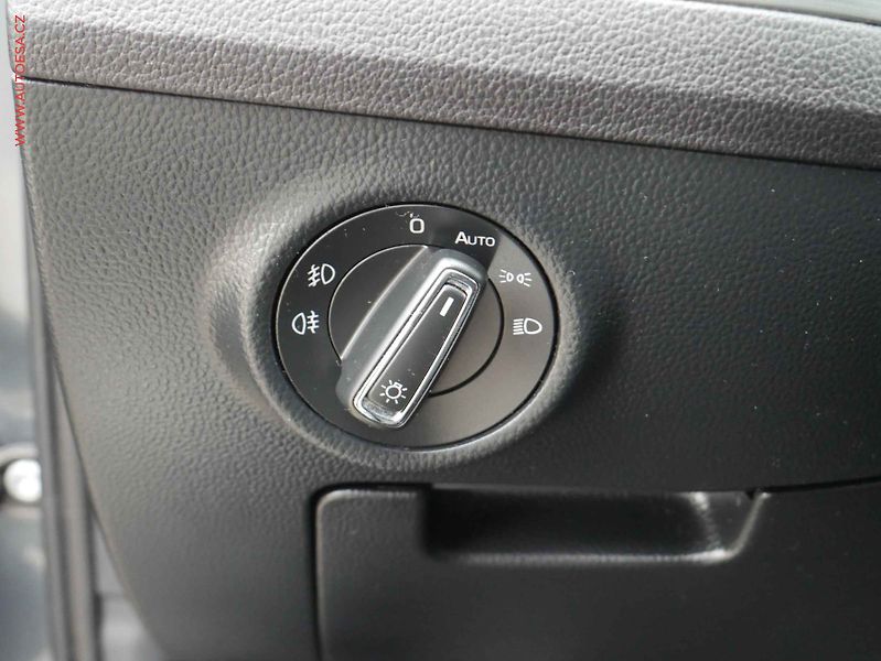 Škoda Superb (2015) 2.0 TDi 4x4, DSG, navi, bixen - fotka 17 z 20
