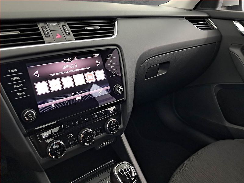 Škoda Octavia (2018) Style 1.6 TDI, Tempomat - fotka 12 z 20
