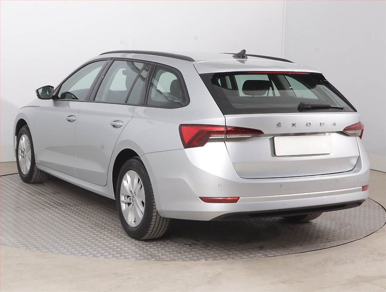 Škoda Octavia (2023) Ambition 2.0 TDI, ČR,1.maj - fotka 4 z 15