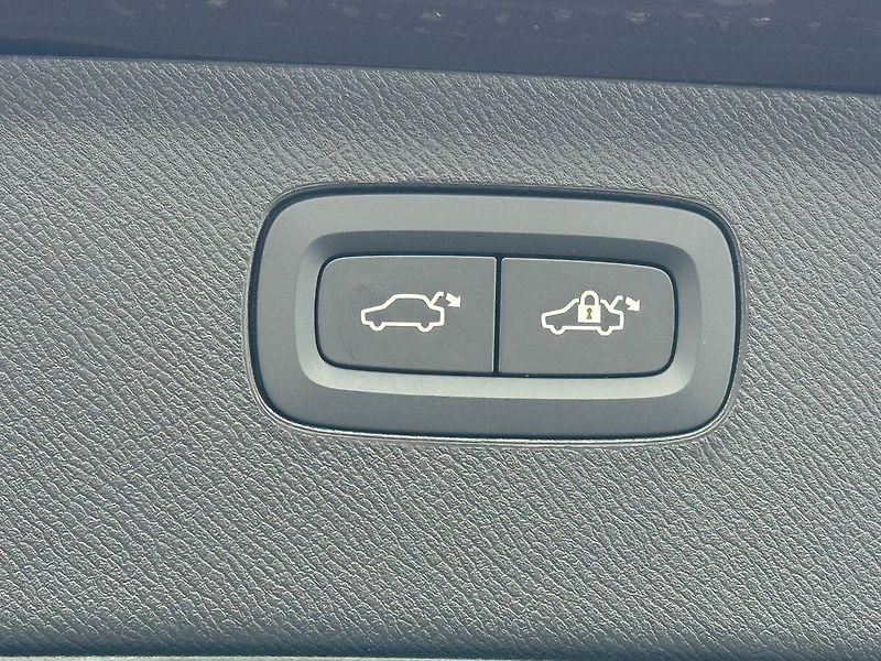 Volvo XC90 (2026) PLUS B5, VZDUCH, 360° - fotka 15 z 22