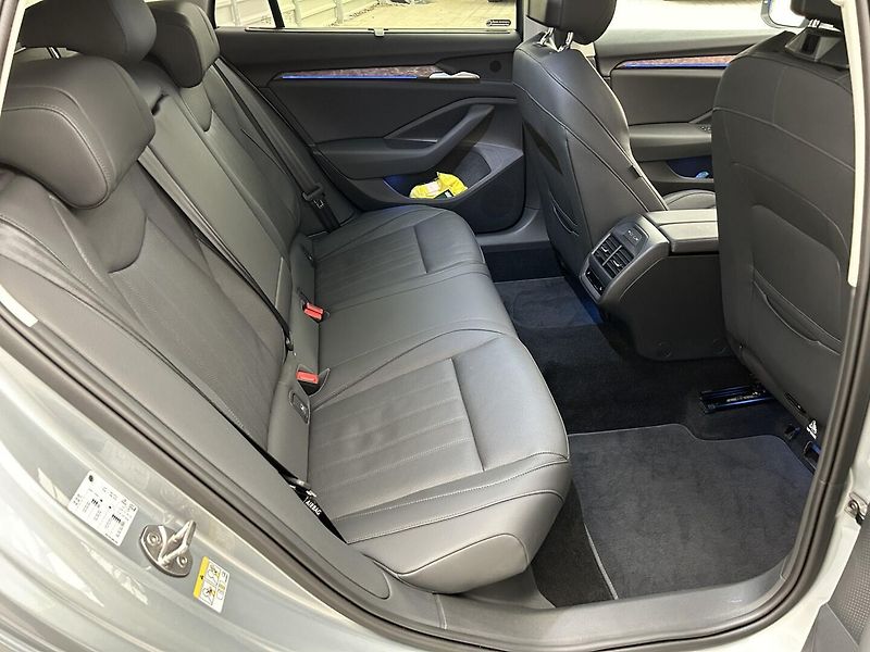 Škoda Superb 2.0 TDI 4x4 L & K - fotka 24 z 30