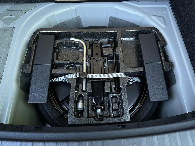 Škoda Scala 1.5TSi Monte Carlo 150PS NAVI - fotka 53 z 56