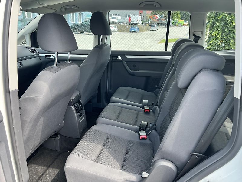 Volkswagen Touran 1.2TSi 77kw  7MÍST TEMPOMAT  - fotka 26 z 44