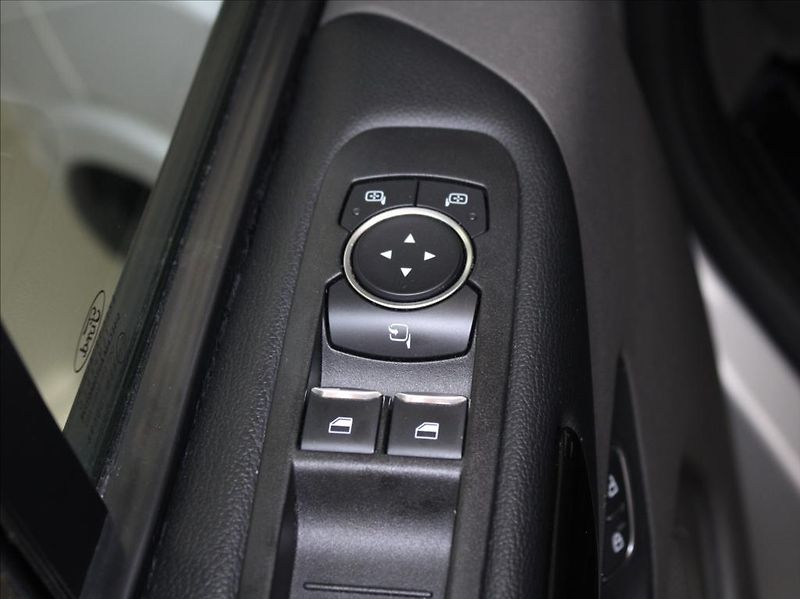 Ford Tourneo Custom 2,0 EBlue 136kW AT Titan. ČR - fotka 17 z 22