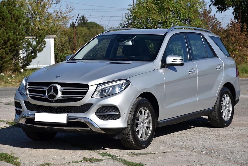 Mercedes-Benz GLE 350 d 4MATIC FACE,NAVI,LED,ČR - fotka 6 z 51