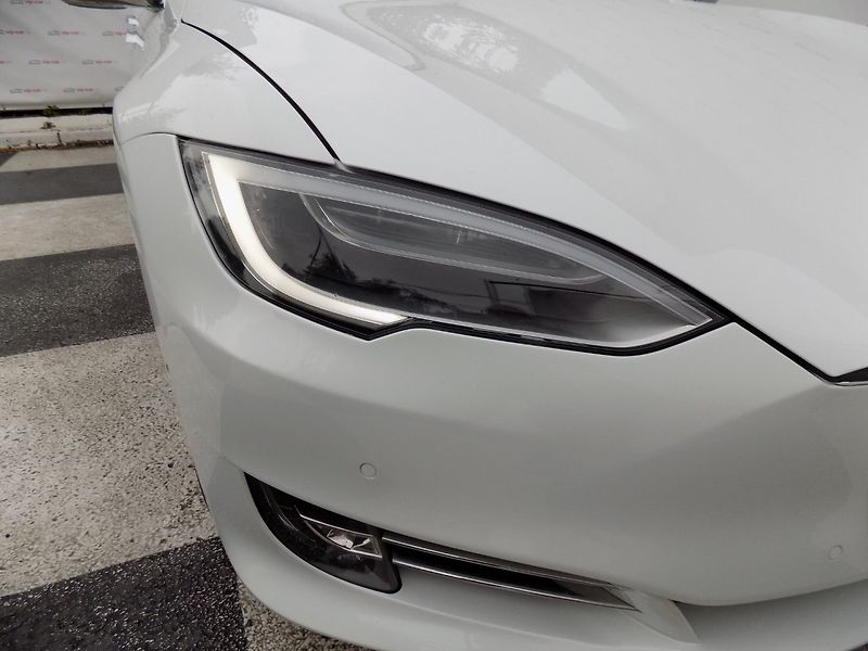 Tesla Model S (2016) P90D-780PS Nabíjení zdarma - fotka 42 z 50