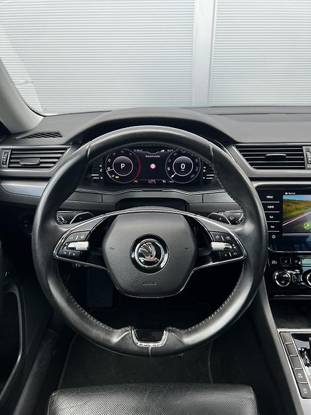 Škoda Superb 2.0TDI DSG Virtual, Kůže, TZ - fotka 11 z 28