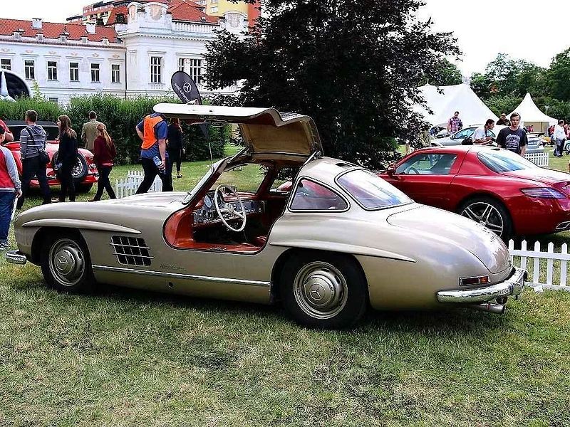 AMG 300 SEL má zajímavou přezdívku. Vozu se říká 