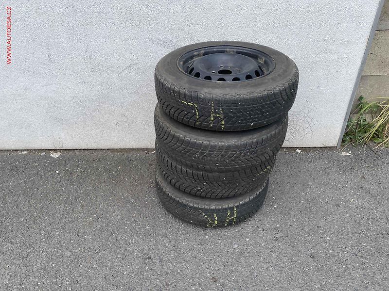 Fiat 500 (2017) 1.2i, Lounge, panor, +kola - fotka 12 z 12