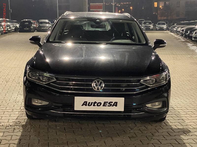 Volkswagen Passat (2020) 1.6 TDi, Business, DSG, LED - fotka 2 z 18