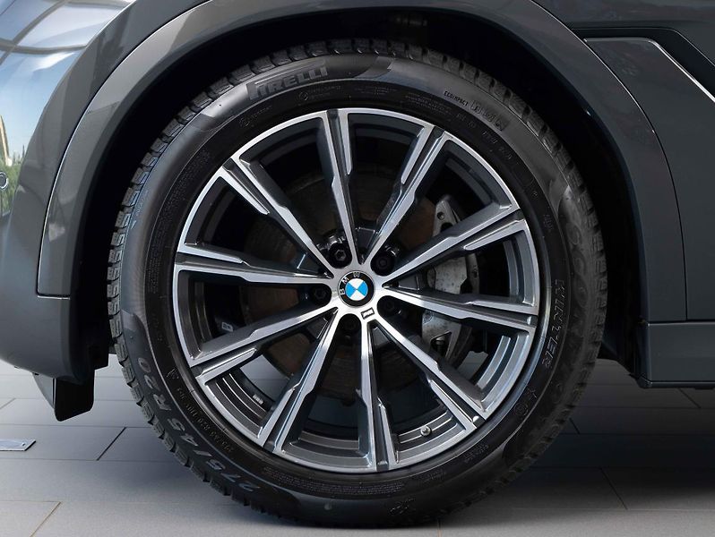 BMW X6 xDrive30d - fotka 6 z 24