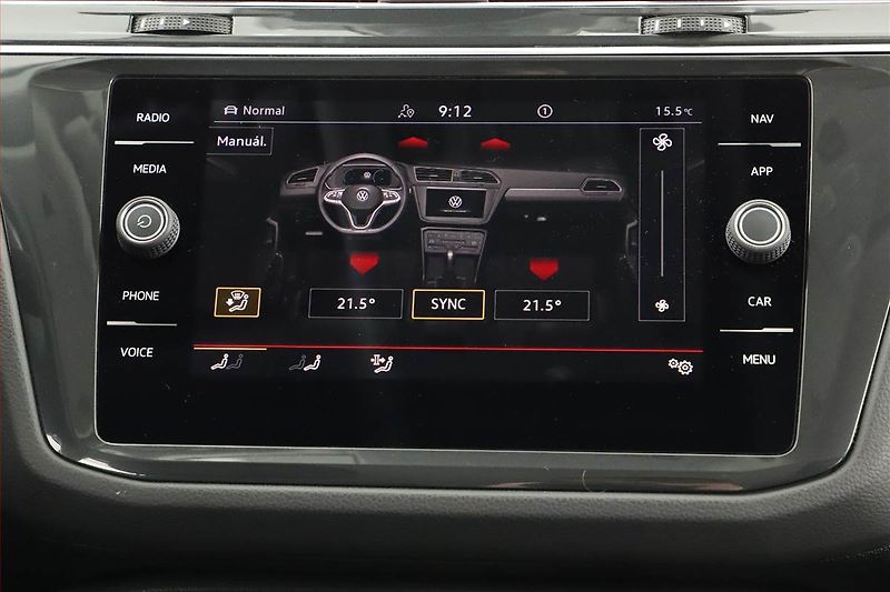 Volkswagen Tiguan (2022) 2.0 TSI - fotka 15 z 20