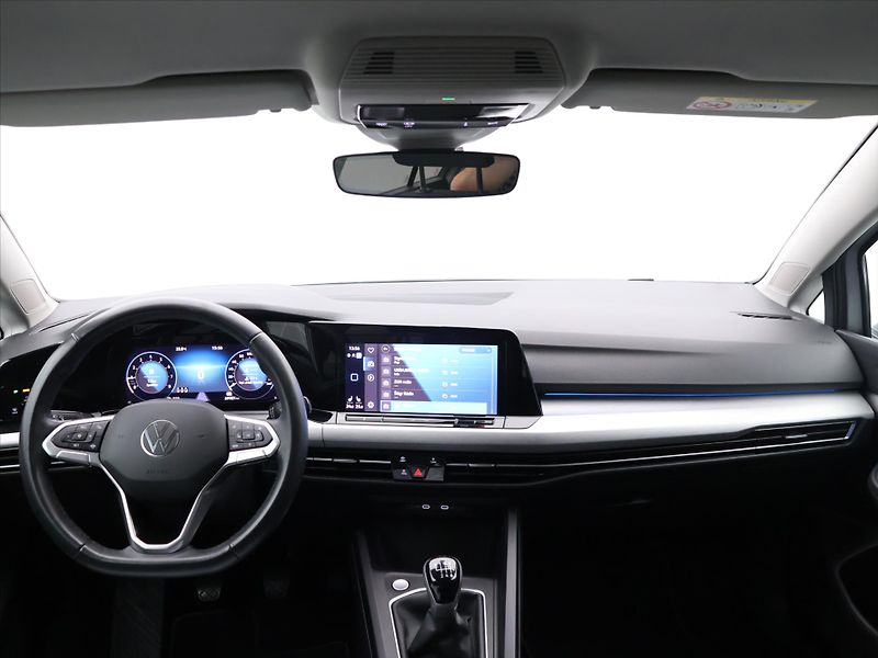 Volkswagen Golf 1,0 TSI 81kW Life M6 - fotka 26 z 33