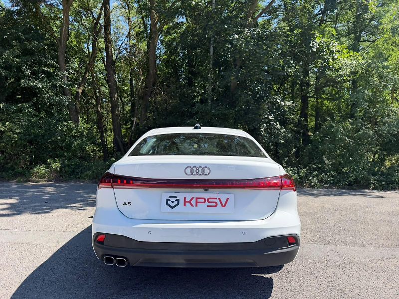 Audi A5 (2025) S-Line 2.0 TDI / 150 kW - fotka 5 z 31