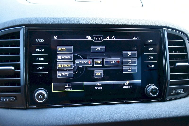 Škoda Karoq (2024) Selection 1.5 TSI DSG - fotka 20 z 33