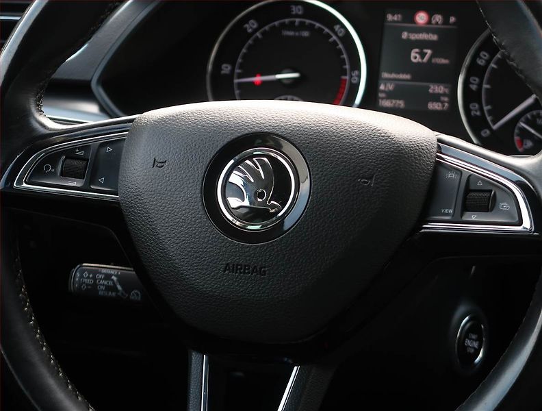 Škoda Superb (2018) Style 2.0 TDI, Automat - fotka 26 z 26