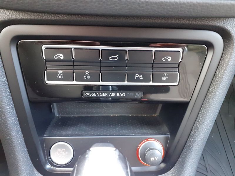 Volkswagen Sharan (2017) 2.0 TDI 4X4 DSG 7 MÍST. - fotka 19 z 48